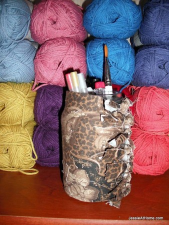 covered-jar-for-pens