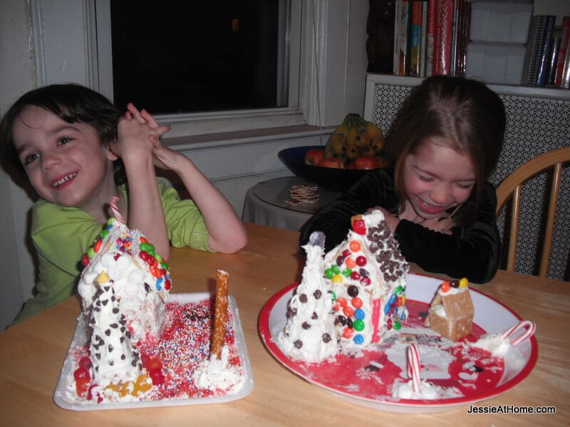 happy-gingerbread-houses-Christmas-2012