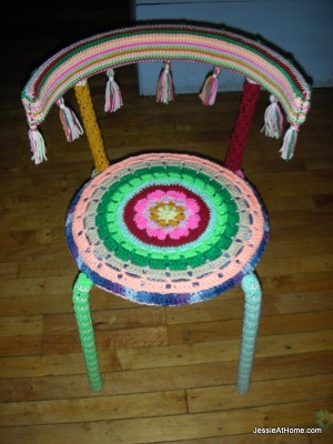 Happy-Yarn-Bomb-Chair