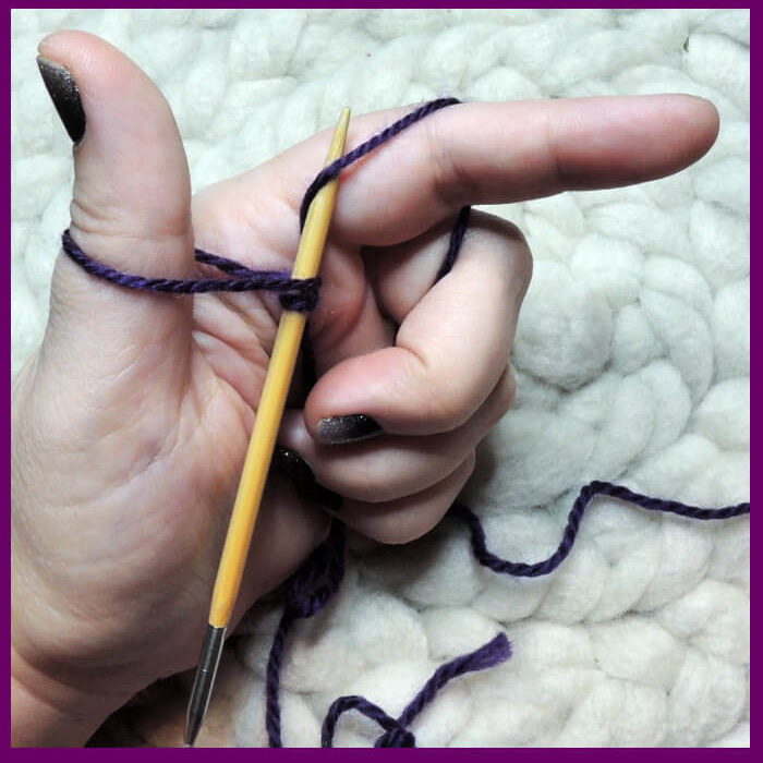 Long Tail Cast On Video and Photo Tutorial Stitchopedia by Jessie At Home - Pin 1 Long Tail Cast On Video and Photo Tutorial Stitchopedia by Jessie At Home - Pin 1