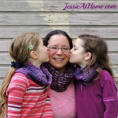 Twilight-Infinity-Cowls-free-crochet-pattern-by-Jessie-At-Home