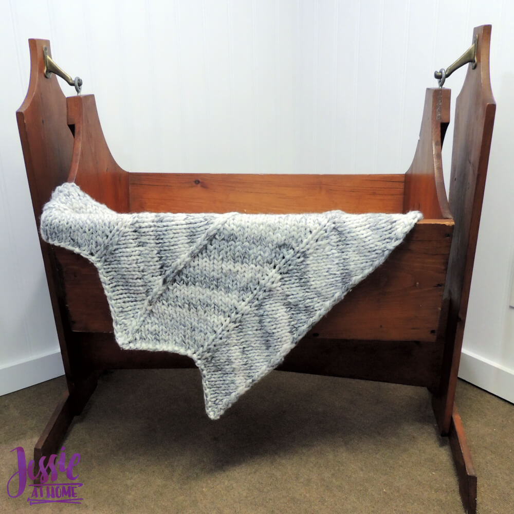 Chunky Chevron Fast Knit Baby Blanket - knit pattern by Jessie At Home - 1