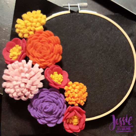 Felt Flower Wreath and other felt crafts - Jessie At Home - Planning