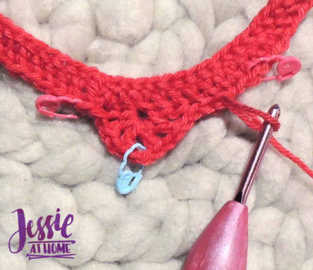 Juliette Shawl continuous shawl crochet pattern by Jessie At Home - Row 1