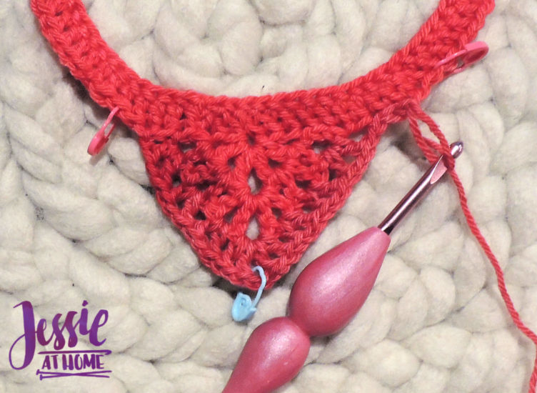 Juliette Shawl continuous shawl crochet pattern by Jessie At Home - Row 3