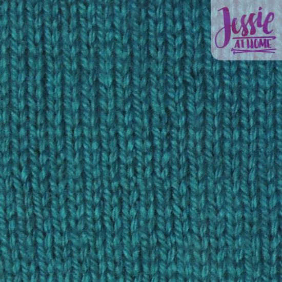 Knit Stitch Stitchopedia Video & Photo Tutorial by Jessie At Home - Swatch