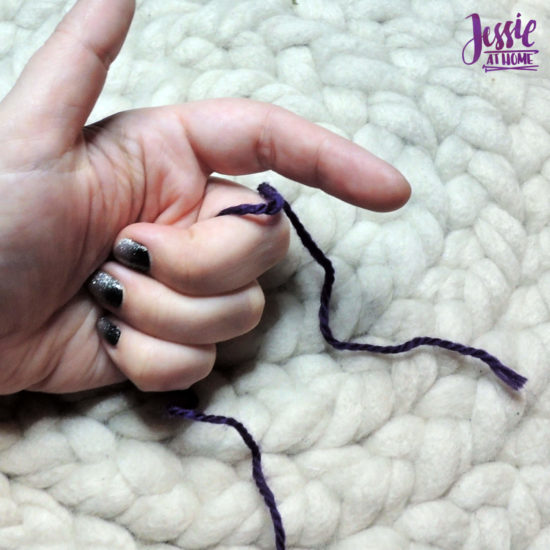 Slip Knot Video and Photo Tutorial Stitchopedia by Jessie At Home - 1