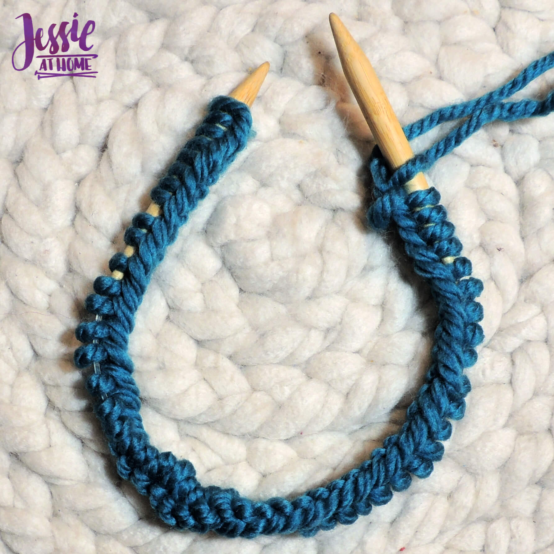 Joining Knitting in the Round – It’s So Easy With This Tutorial