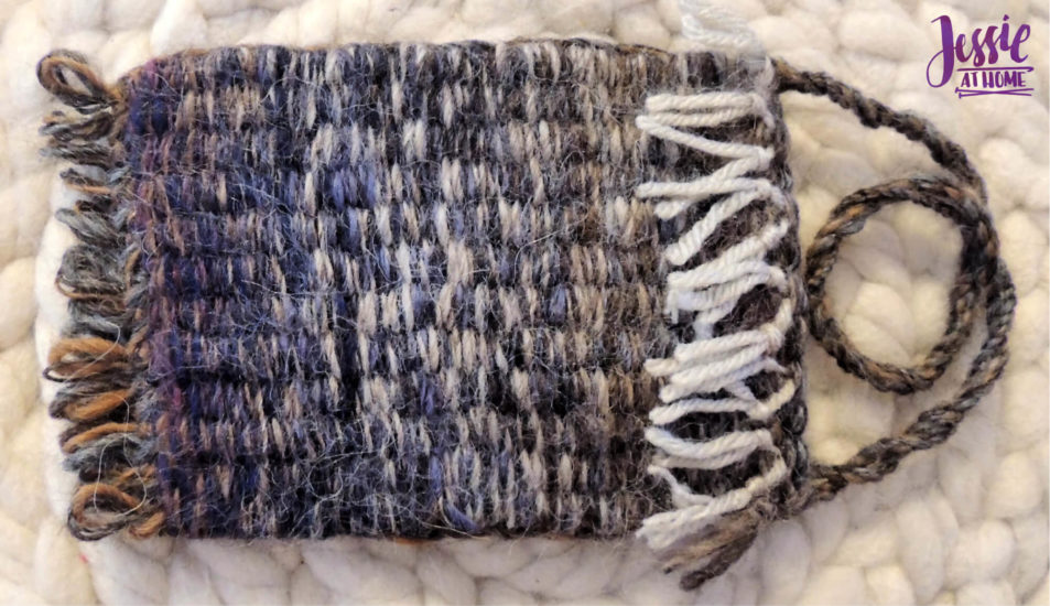 Stick Weaving Tutorial by Jessie at Home - Seam and finish