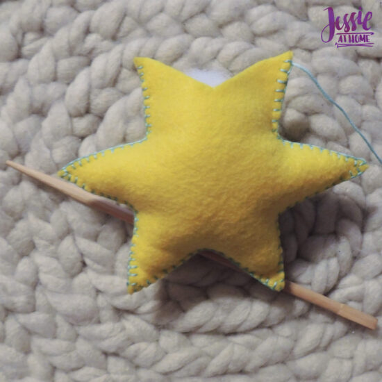 Felt Holiday Star - Felt Craft Tutorial by Jessie At Home - Stuff Well